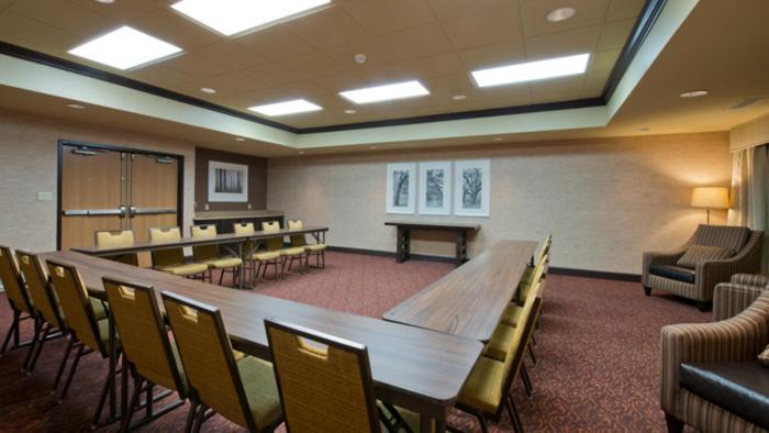 Russell Inn And Suites Старквилл Экстерьер фото