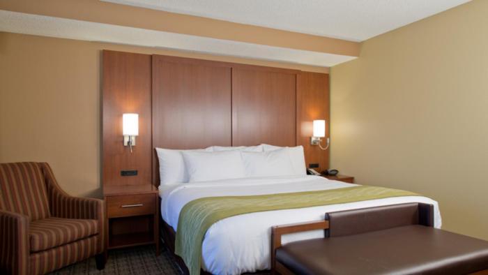 Russell Inn And Suites Старквилл Экстерьер фото