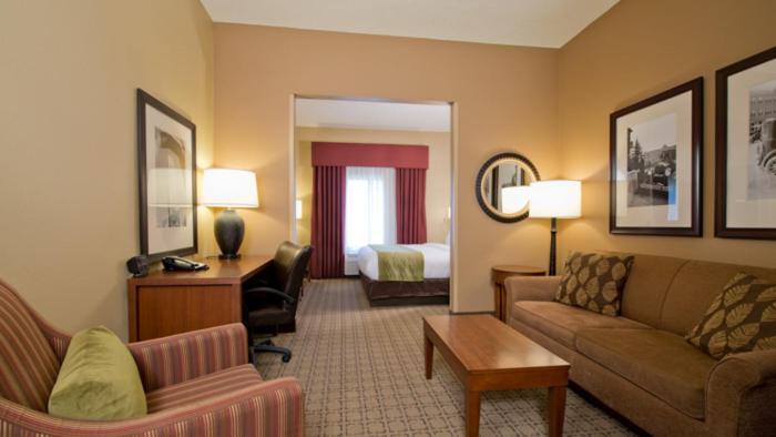 Russell Inn And Suites Старквилл Экстерьер фото